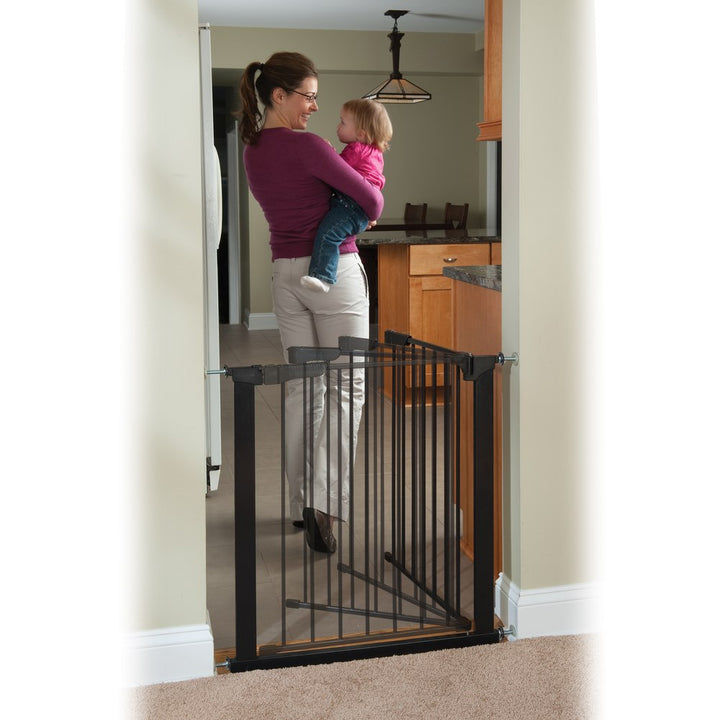 KidCo Auto Close Gateway Pressure Mounted Gate - Black (79585) (Open Box)